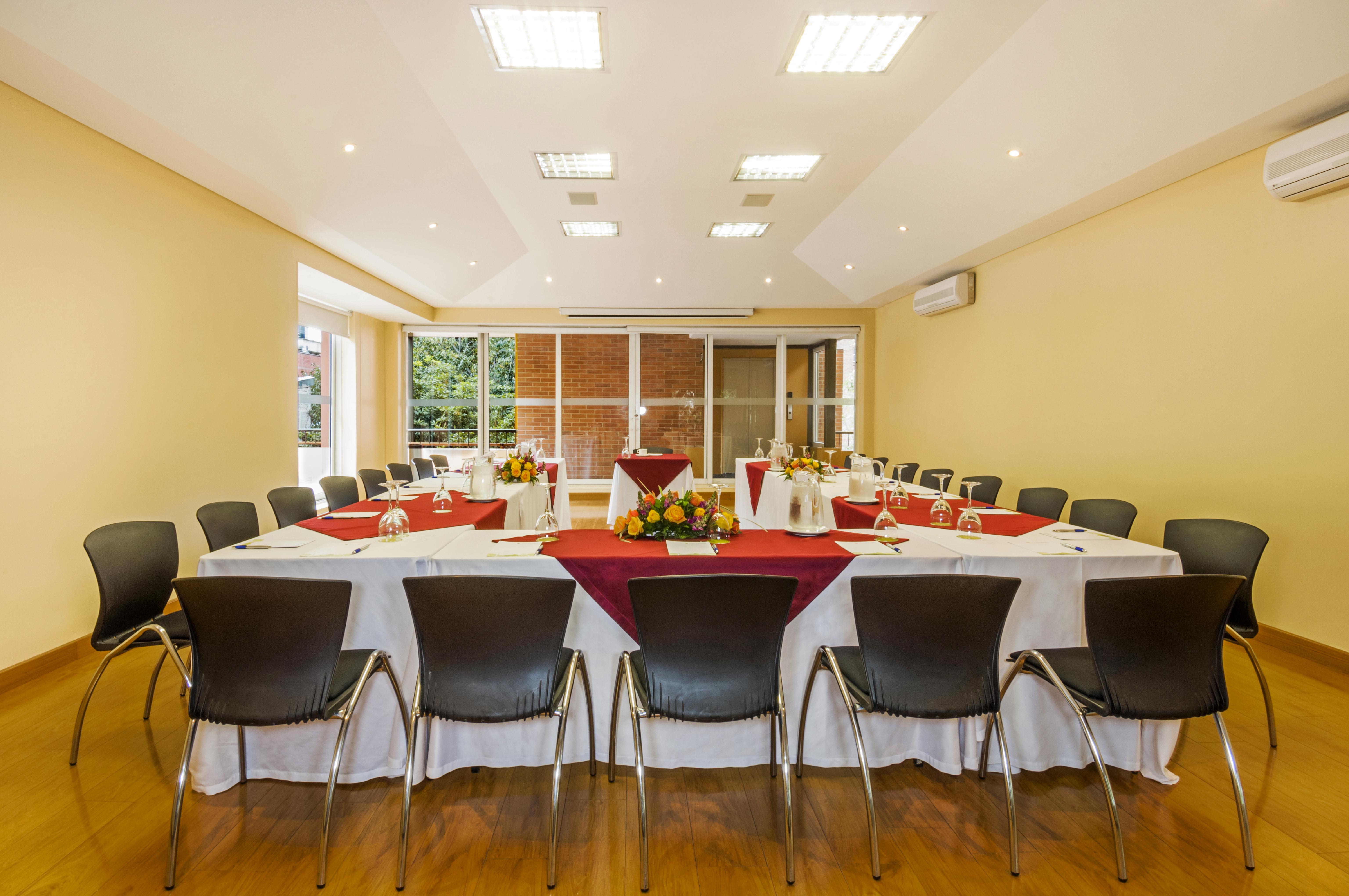 Hotel Porton Bogota Bagian luar foto