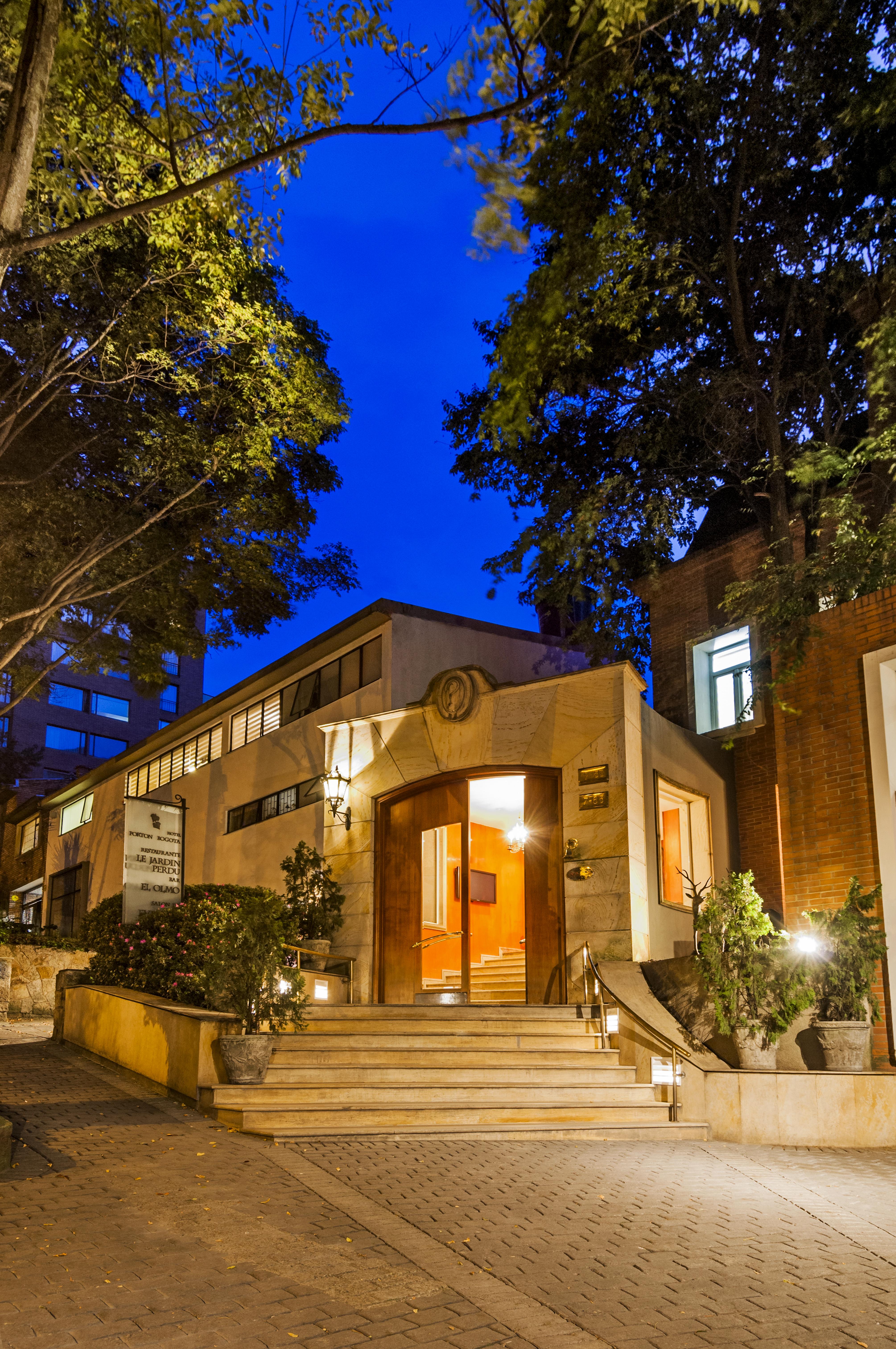 Hotel Porton Bogota Bagian luar foto